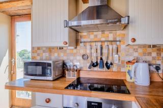 Cosy Barn Conversion with Patio & Private Parking - 5