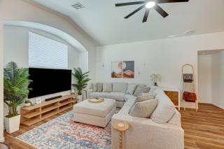 Good Day Stay, Pool, Hot tub, Travelers Perfect Home - 5