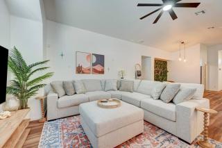 Good Day Stay, Pool, Hot tub, Travelers Perfect Home - 9