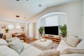 Good Day Stay, Pool, Hot tub, Travelers Perfect Home - 2