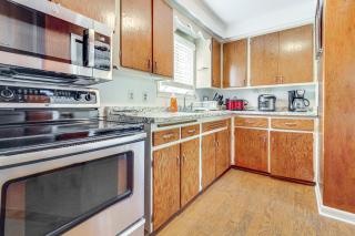 Family-Friendly Home w/ Yard in Farmington Hills! - 3