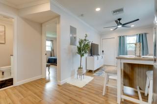 3 Mi to Dtwn WPB! 2 Centrally Located Retreats - 5