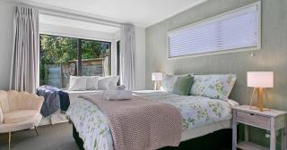 Shepherd's Retreat - Cozy Group Stay With Air Con and Outdoor Dining - 6