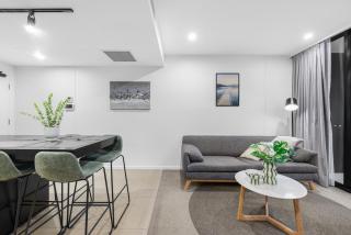 Modern 2BR Apartment Pool South City Square - 6