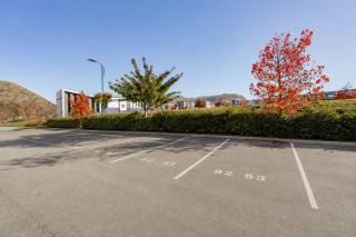 Ski Base Apartment with Full Kitchen and Carpark - 4