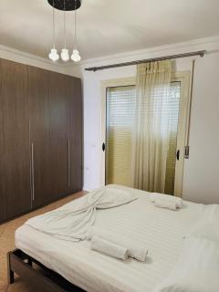 Golden Sunset Apartment - 3