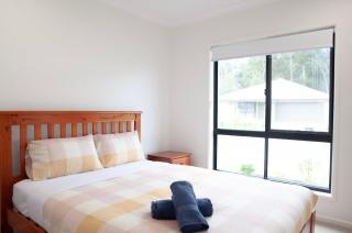 New 4 Bedroom house Close to Browns Plains - 6