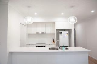 New 4 Bedroom house Close to Browns Plains - 3