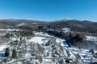 Peaceful 3 bedroom cabin with 4 beds in charming Montgomery minutes to Jay Peak! - 6