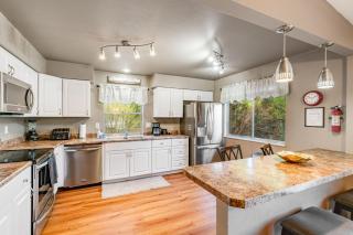 3BD Cheyenne Mountain Home w Hot Tub & Grill - 4