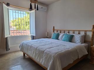 Spacious and central house pool terrace garden - 2