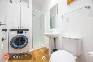 Central 1BR with Character on Queen St - 5
