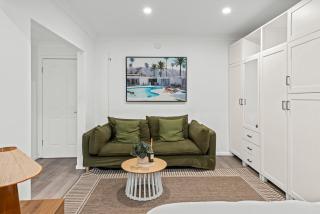 Stylish and Comfy Studio - Short walk to Hospital - 9