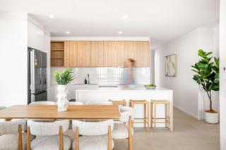 St Clair Luxury Lake Kawana Living - 7