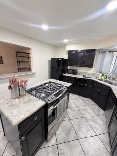 Beautiful home 5 min walk to SantaMonica metro! - 8