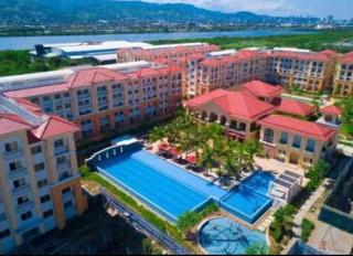 Luxury Two Bedroom Unit - 4