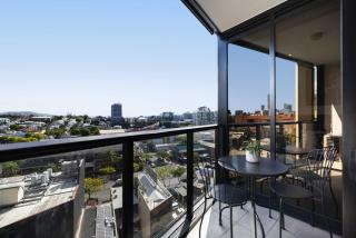 Mickey Clubhouse 1BR with POOL, GYM & SPA - Brisbane - 1