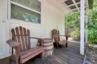 Secluded Cottage - Private BBQ Deck & Firepit - 9