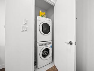 Aqualina Suites - Downtown Toronto, Opposite Scotiabank Arena, CN Tower, Rogers Centre & MTCC - 4