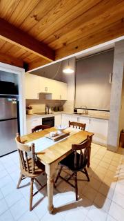 Poolside Retreat 250m From Beach Resort Facilities - 5