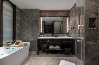 Rainbird Hotel - 1