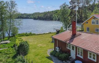Beach Front Home In Bullaren With House Sea View - 1