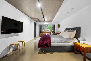Convenient and Cozy Richmond Studio Near Cafes and MCG - 0