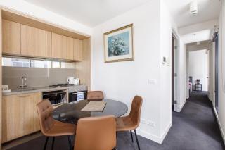 Modern Nomads South Yarra Cosy 2BR with Pool&Gym Walk to Station - 9