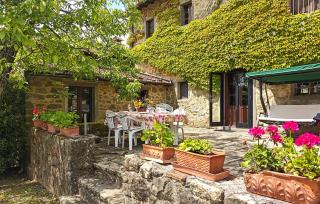 Gorgeous Home In Villa Collemandina - 9