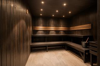 2BR CBD Zen Retreat - Pool, Gym & Free Parking - 2