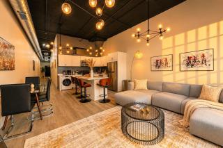 McCormick 3Br/2Ba Luxury Suite for up to 8 guests with Optional Parking and Gym access - 0