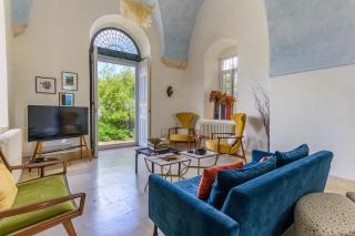 Amani Luxury 4-Bedroom Villa & Pool in Batroun - 8