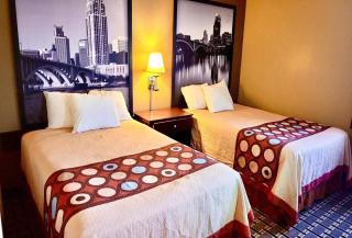 Super 8 by Wyndham Melrose - 7
