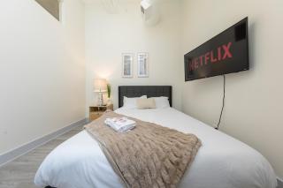 Luxury 6BR Suite Prime South Loop Perfect Location for Families or Groups Near Soldier Field, Museum Campus & McCormick Place - 1