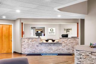 Quality Inn & Suites Gorham Riverside - 2