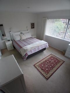 Modern Home in Central Location - 5