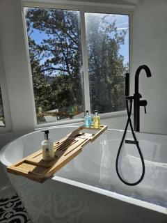Serene Dome House with Beautiful Mountain Views - 5