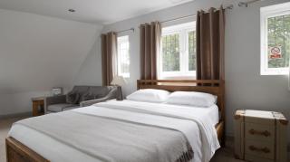 KingsHouse In Cheam Village - 1