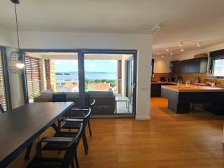Sea View Penthouse with Rooftop Jacuzzi, Petrčane - 6