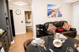 ZALS- Nine Palms -Luxury Two Bed - 8