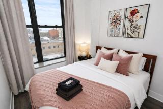 South Loop 2BR Corner Unit with Natural Light, Optional Parking and Guest Access Near Downtown Chicago and McCormick Place - 7