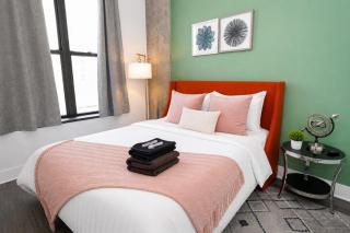 Business Ready 2BR Apartment in South Loop with Skyline view, Optional parking & Gym Access Close to McCormick, Downtown & CTA - 7