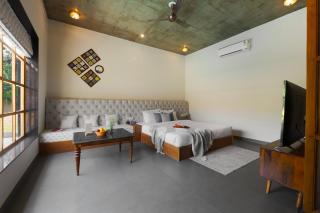 Claystone Retreat ,4BR near Old Shrinathji Temple, Udaipur - 4