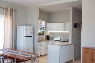 Lavish & Spacious APT with Stunning Seaview, 10 Min ATH Airport - 7