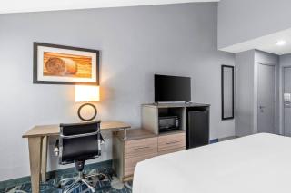 Quality Inn Shawnee North I-40 - 1