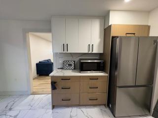 Vancouver Downtown Cozy Stay- Walk to FIFA Stadium, Skytrain & Cafes- Free Parking - 8