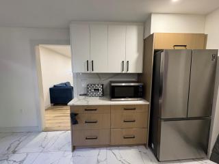 Downtown Vancouver Modern Apartment-10 Min Walk to BC Place, Skytrain, Downtown- Free Parking - 5