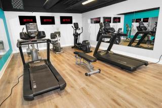 Luxury Cozy 2BR with Optional Parking and Gym Access Near McCormick Place, Lakefront and Soldier Field - 6