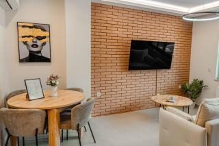 Three Bridges Urban Suite 44 - 7
