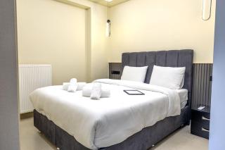 Three Bridges Urban Suite 44 - 5